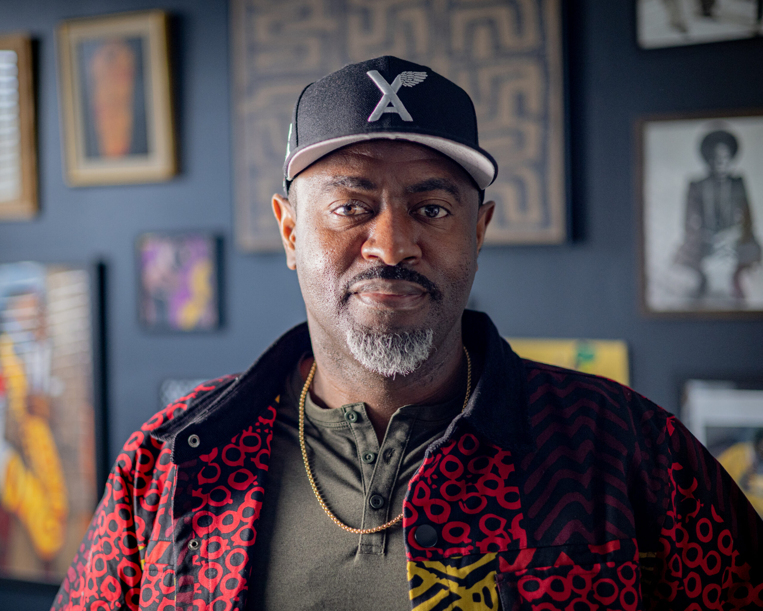 Kofi Annan, Sankofa Sessions co-host, wearing a cap